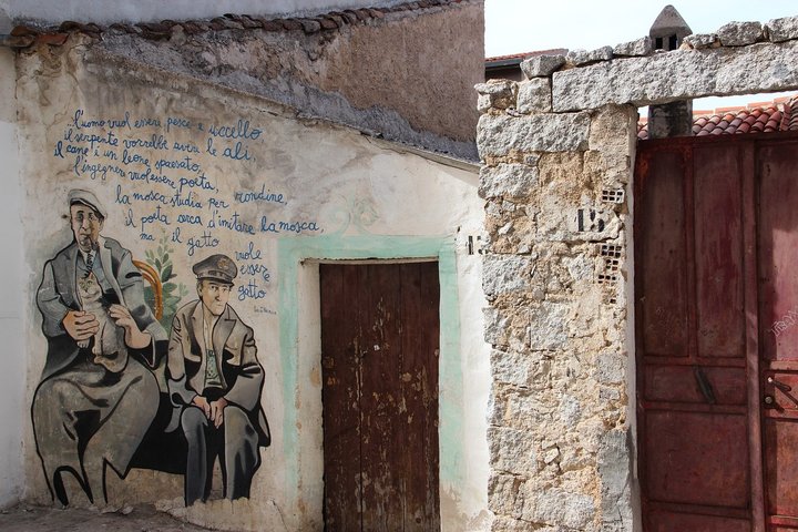 Wandmalerei in Orgosolo Sardinien