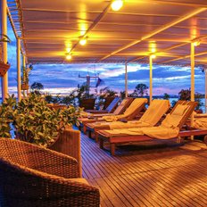 Sonnendeck am Abend Toum Tiou II