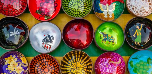 Souvenir Lackware Schüsseln am Markt in Luang Prabang