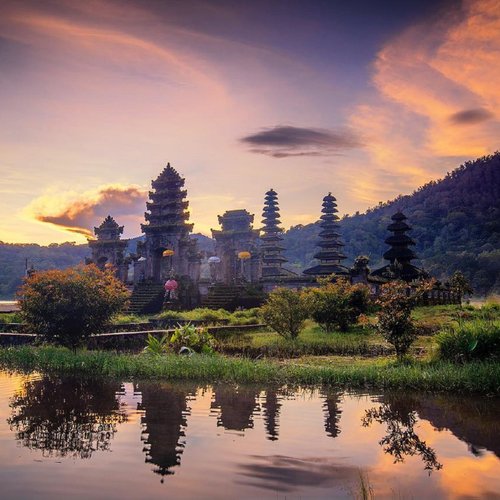Bali Ulun Danu Tamblingan Tempel