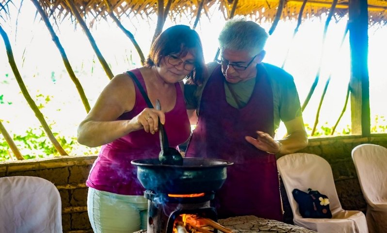 Kochen mit den Frauen im Dorf - ein besonderes Erlebnis in Sri Lanka