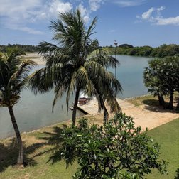Amaranthe Blick auf die Lagune