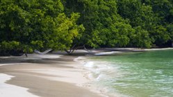 Strand des Gaya Island Resort Malaysia Borneo