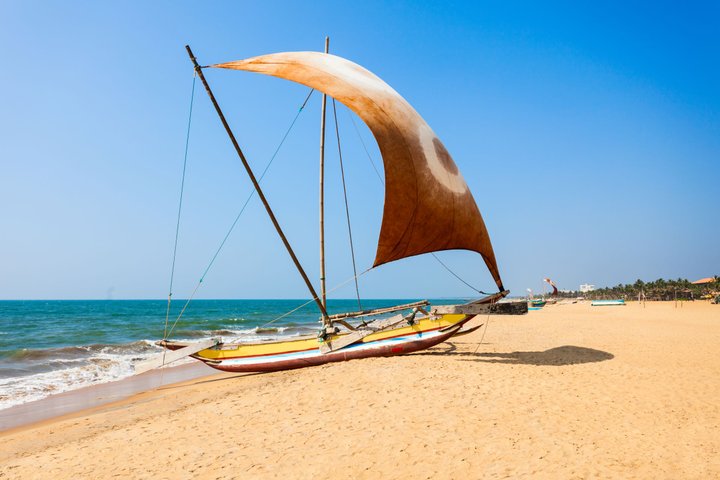 Katamaran am Strand von Negombo Sri Lanka