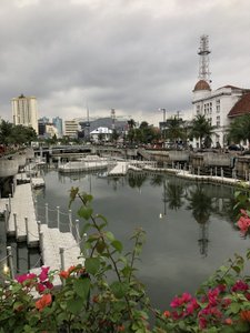 am großen Kanal in Jakarta Java