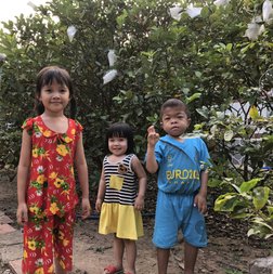Kinder im Dorf Mekongdelta