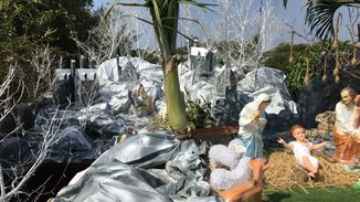 Weihnachtskrippe am Straßenrand in Vietnam