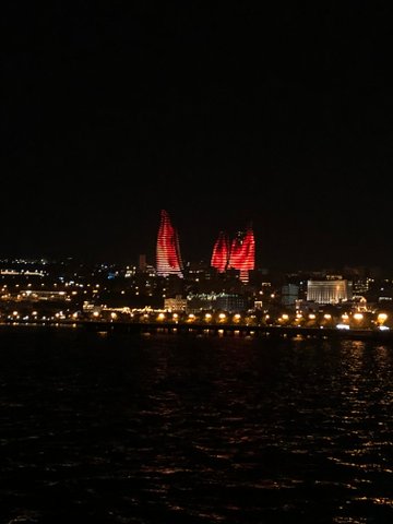 Baku bei Nacht