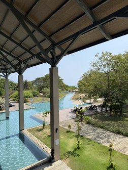 Sunrise Pasikudah - ein wenig einfacheres Resort, dafür riesiger Pool