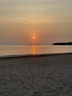 Sonnenaufgang an der Ostküste von Sri Lanka ist unvergleichlich