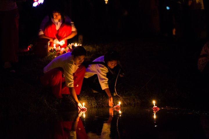 Krathong - schwimmende Bananenblattschiffchen