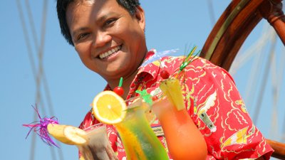 Cocktails von der Crew serviert
