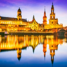 Abendstimmung Dresden am Ufer der Elbe