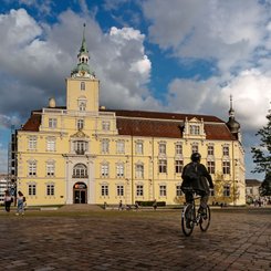Oldenburg Schloss mit Schlossplatz