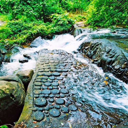 Kbal Spean - Reliefs im Fluss bei Siem Reap Kambodscha