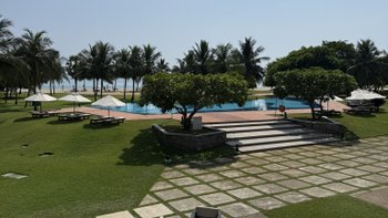 The Calm Resort - weitläufig und gepflegter Garten