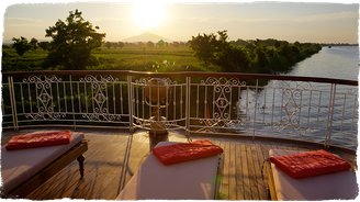 Heritage Line The Jahan Pooldeck - Luxuskreuzfahrt am Mekong