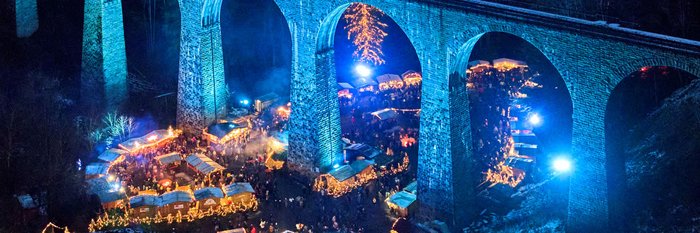 Ravennaschlucht Adventmarkt mit Viadukt