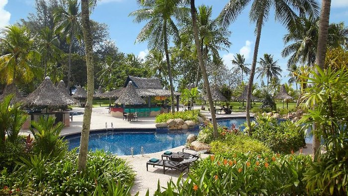 Penang Shangri La Golden Sands Pool