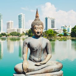 Colombo - Beira Lake, Seema Malaka Temple und moderne Skyline 