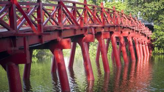 Huc Bruecke Hanoi Vietnam