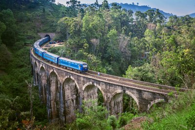Zugfahrt auf Sri Lanka - ein authentisches Erlebnis mit exklusiven Ausblicken!