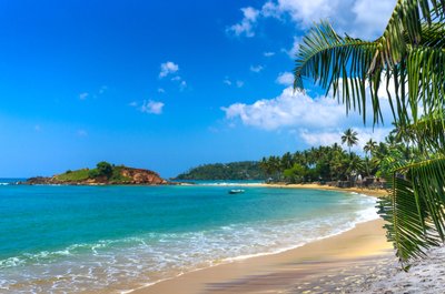 tropischer Strand von Mirissa