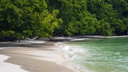 Strand des Gaya Island Resort Malaysia Borneo