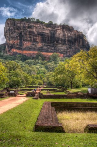 Fixpunkt einer Reise nach Sri Lanka - die Felsenfestung Sigiriya 