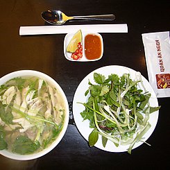 Pho Suppe darf bei keiner Vietnamreise fehlen!