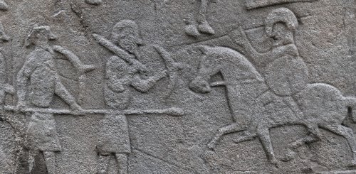 Kampfszene geschaffen von den Pikten auf dem Alemno Stein 