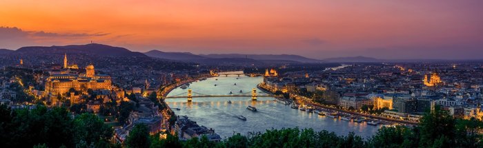 Budapest, Budapest, Ungarn Sonnenuntergang mit Donaublick, Parlament, Burg, Blick vom Gellerthügel