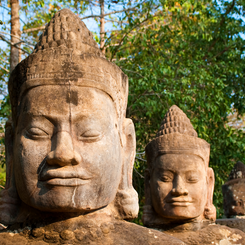 Die Statuen von Angkor Thom gehören zu den Highlights in Kambodscha