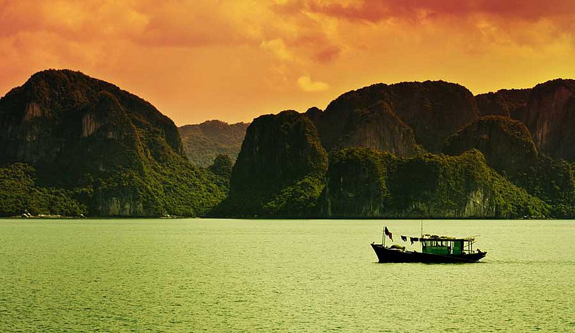 Die Halongbucht gehört zu einer Vietnamreise unbedingt dazu.