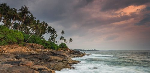 Beruwela auf Sri Lanka Felsen im Sonnenuntergang