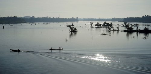 Boote am Mekong Laos