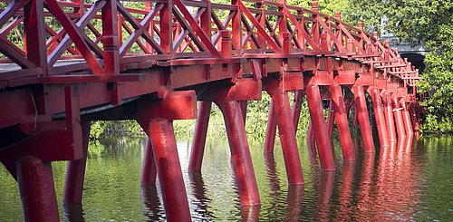 Huc Bruecke Hanoi Vietnam