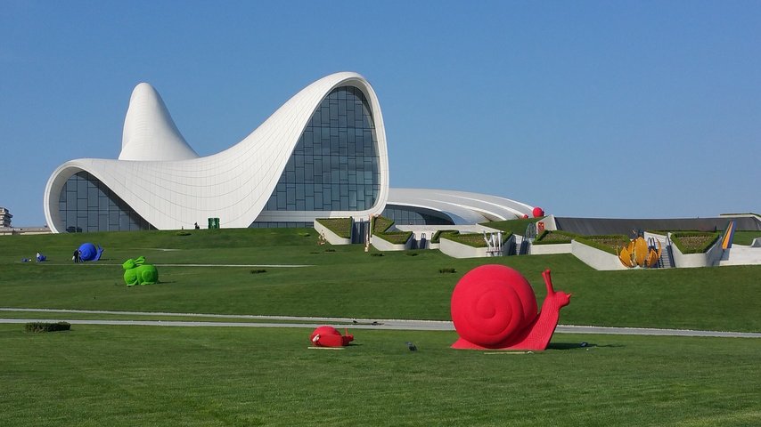 Heydar Aliev Center Baku - ikonisches Nationalmuseum entworfen von Zara Hadid 