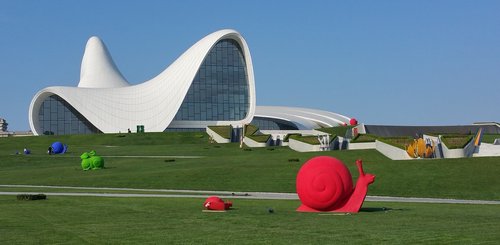 Heydar Aliev Center Baku - ikonisches Nationalmuseum entworfen von Zara Hadid 
