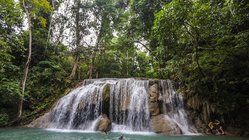 Wasserfall im Erawan Nationalpark Thailand