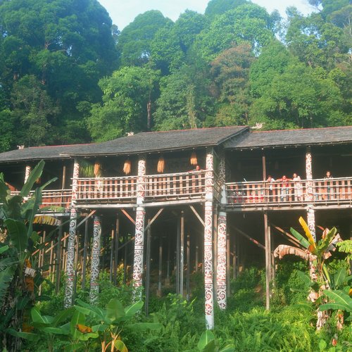Langhaus der Iban Malaysia Sarawak auf Borneo