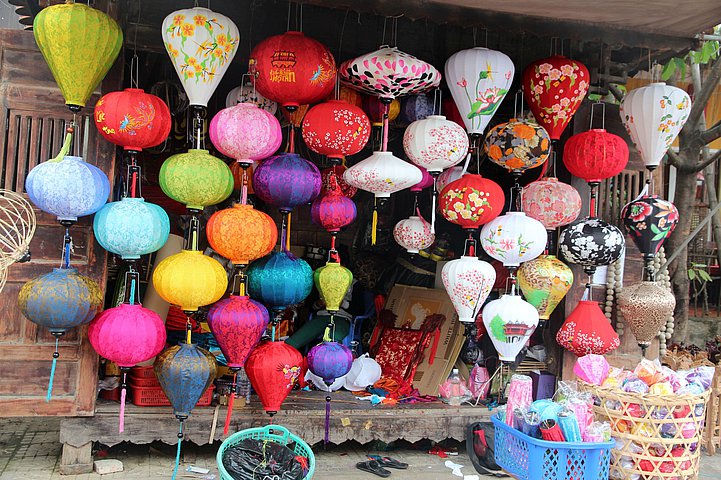 typische Seidenlaternen in Hoi An Zentralvietnam