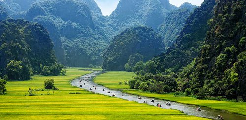 Geheimtipp der Naturwunder Nordvietnams - die  trockene Halongbucht bei Ninh Binh