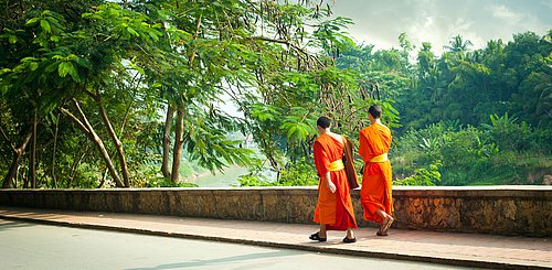 Buddhistische Moenche Luang Prabang Laos Indochina Asien