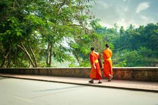 Buddhistische Moenche Luang Prabang Laos Indochina Asien
