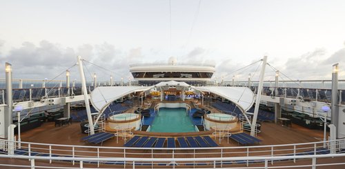 Oasis Pool Norwegian Dawn Pooldeck 12