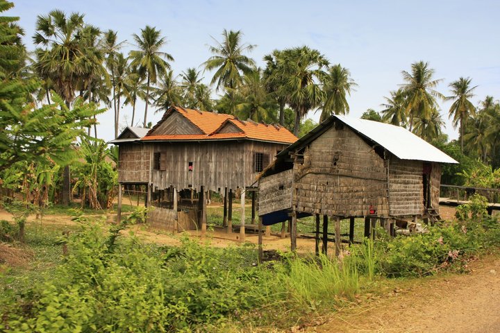 Pfahlbauten authentisches Dorf bei Kratie Kambodscha