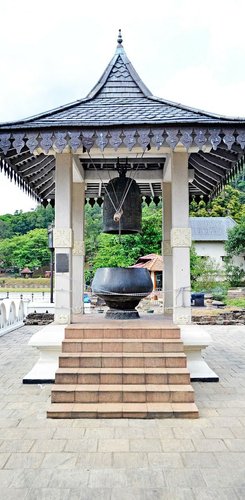 Glocke im Zahntempel Kandy