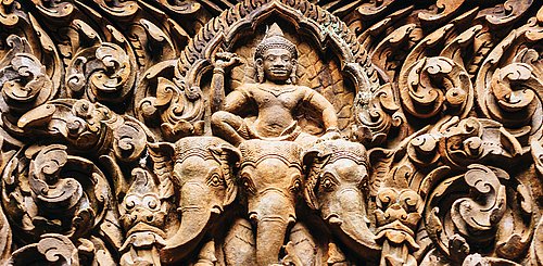 Skulpturen an der Fassade von Wat Phou