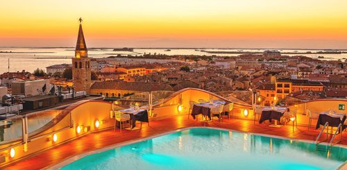 Aussicht von der Restaurantterrasse de Grand Hotel Astoria auf Grado